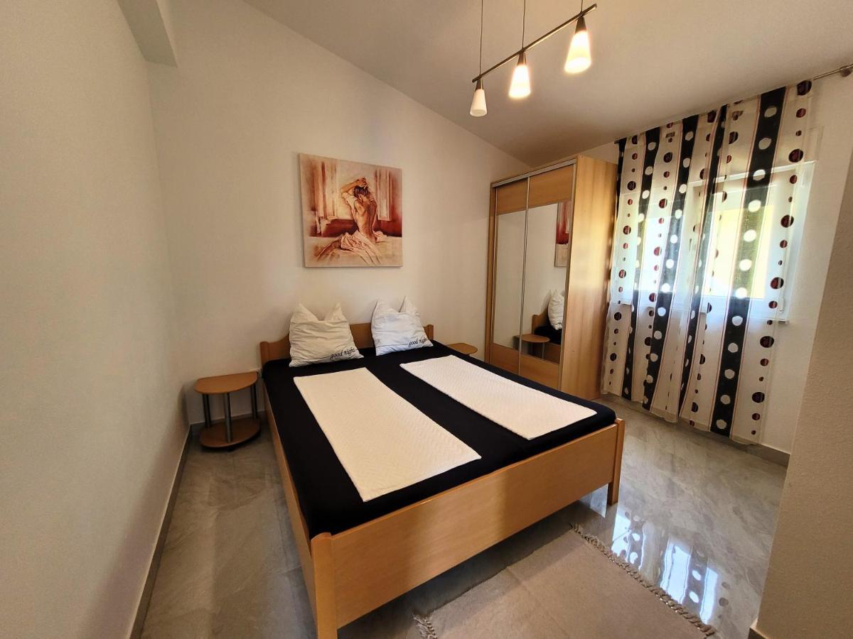 Apartment Jelena Vir Exterior foto